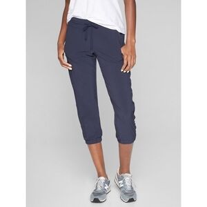 Athleta La Viva Capri Pants in Navy Blue Size 0